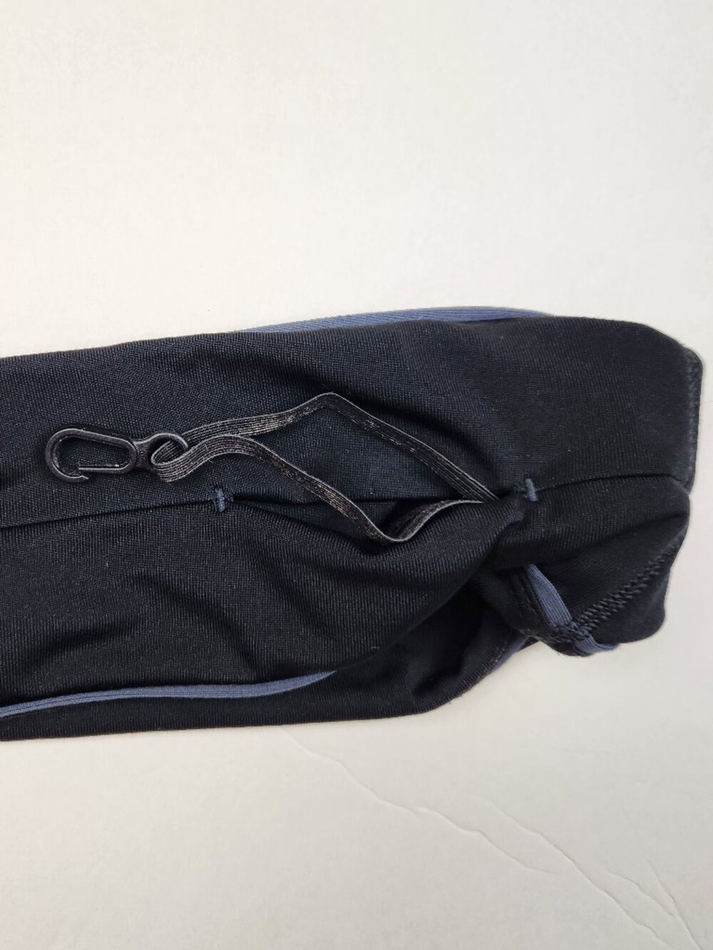 FlipBelt Classic Running Belt Black XS - Picture 5 of 7